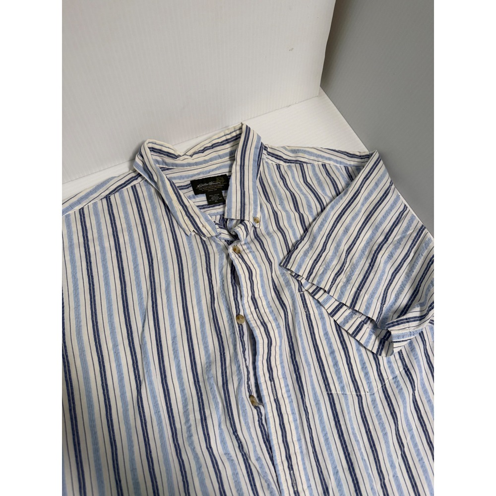 Eddie Bauer Mens XL Seersucker Striped Button Down Shirt Short Sleeve Blue White